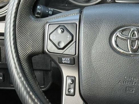 Used 2022 Toyota Tacoma TRD Off-Road AWD/4WD image 14