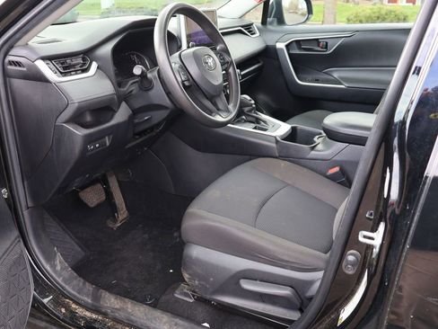 Used 2024 Toyota RAV4 LE image 4