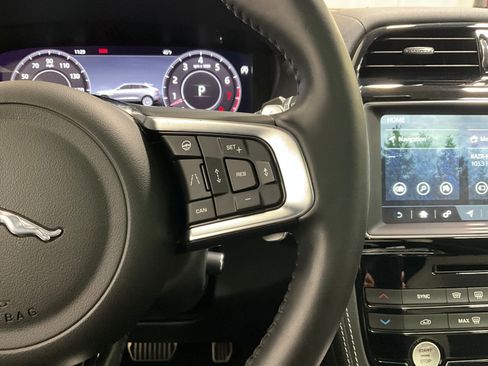 Used 2020 Jaguar F-PACE S image 17