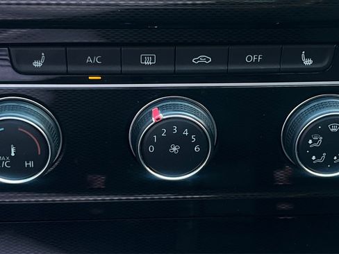 Used 2017 Volkswagen GTI Sport FWD image 27
