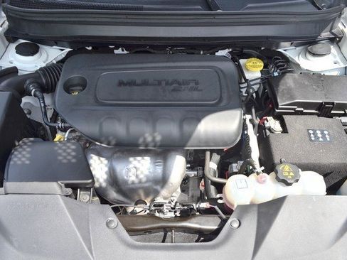 Used 2023 Jeep Cherokee Altitude Lux image 38