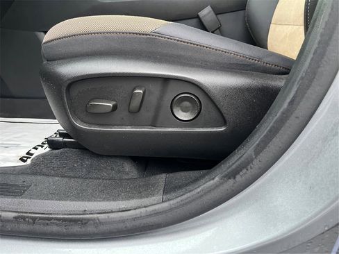 Used 2025 Chevrolet Equinox ACTIV w/ LPO, Floor Liner Package image 19