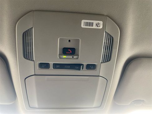 Used 2024 Toyota Highlander LE image 29