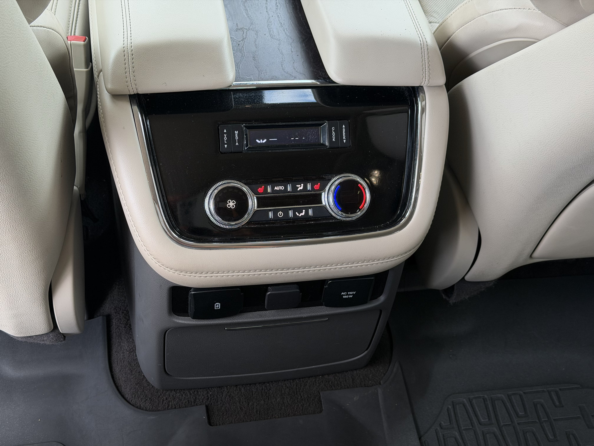 Used 2021 Lincoln Navigator L Reserve w/ Luxury Package AWD/4WD image 11