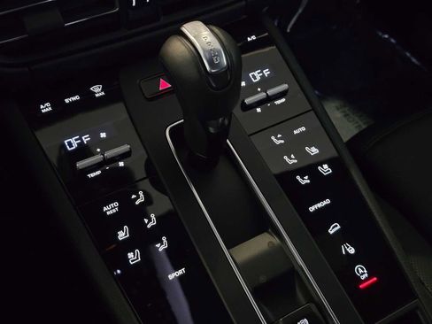 Used 2024 Porsche Macan image 29