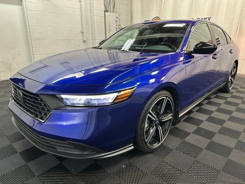 Used 2024 Honda Accord Sport image 4