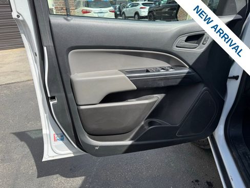 Used 2022 Chevrolet Colorado W/T w/ WT Convenience Package AWD/4WD image 17