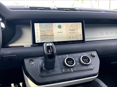 Used 2023 Land Rover Defender 110 SE image 35