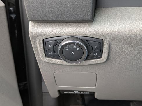 Used 2022 Ford F350 XL w/ Power Equipment Group image 16