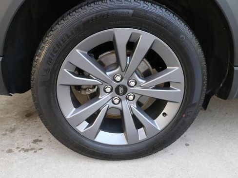 Used 2024 Ford Explorer XLT w/ Equipment Group 202A AWD/4WD image 8