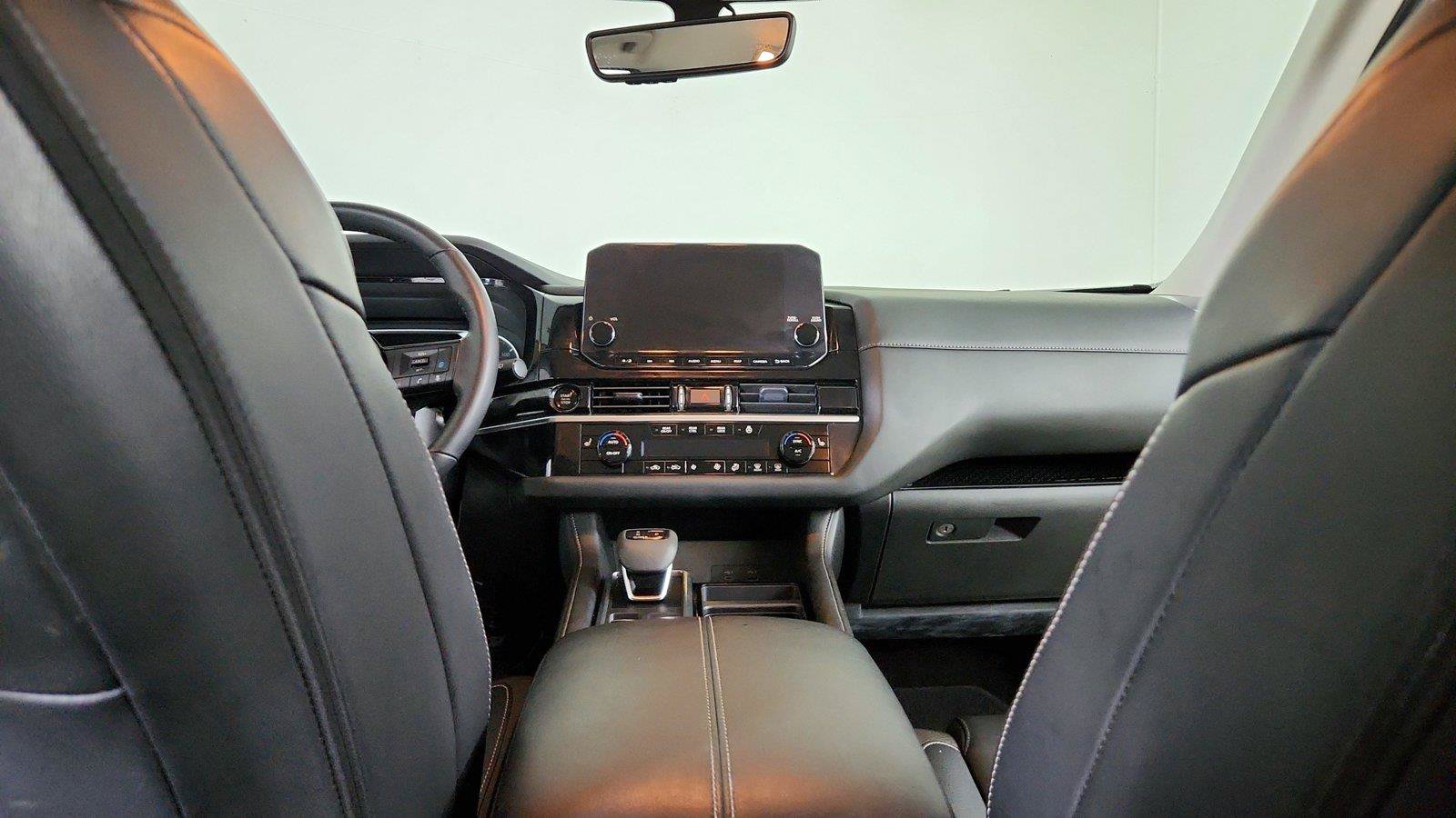 Used 2025 Nissan Pathfinder SL FWD image 20