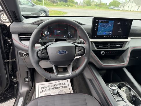 Used 2026 Ford Explorer ST-Line w/ ST-Line Street Pack AWD/4WD image 18