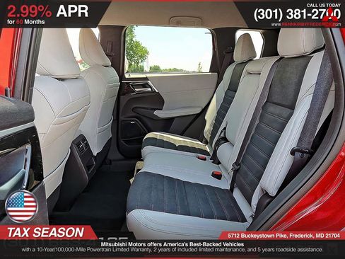 Used 2025 Mitsubishi Outlander SE image 6