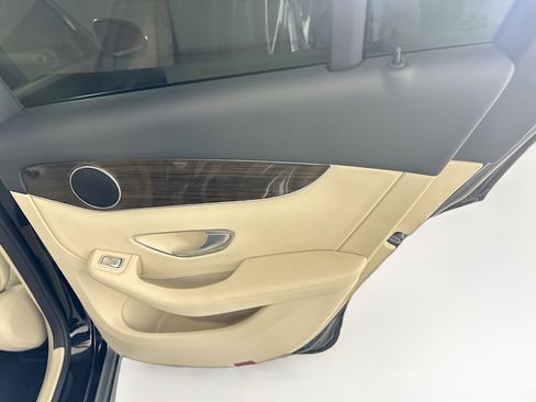 Used 2019 Mercedes-Benz GLC 300 image 30