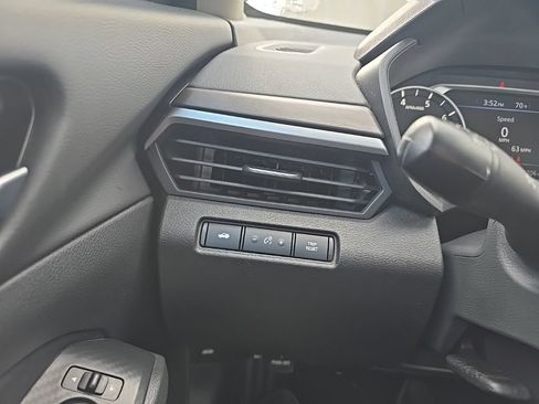 Used 2025 Nissan Altima 2.5 SV FWD image 18