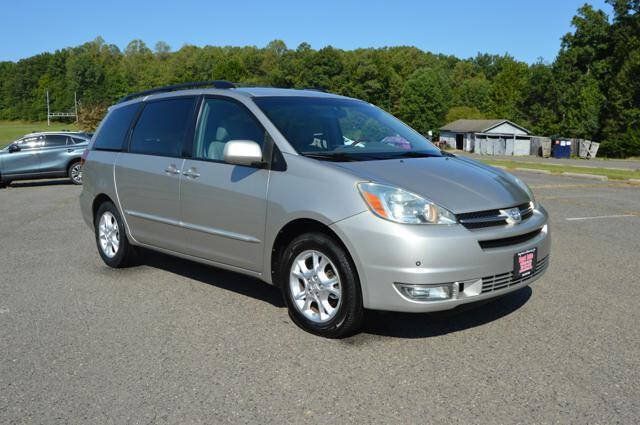 Used 2004 Toyota Sienna XLE Limited w/ Limited Pkg 5 FWD image 3