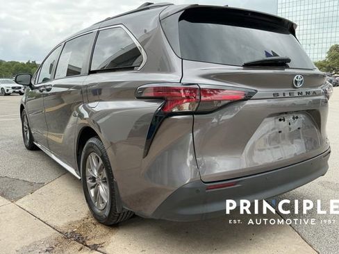 Used 2021 Toyota Sienna XLE FWD image 10