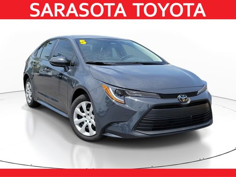 Used 2025 Toyota Corolla LE FWD image 1