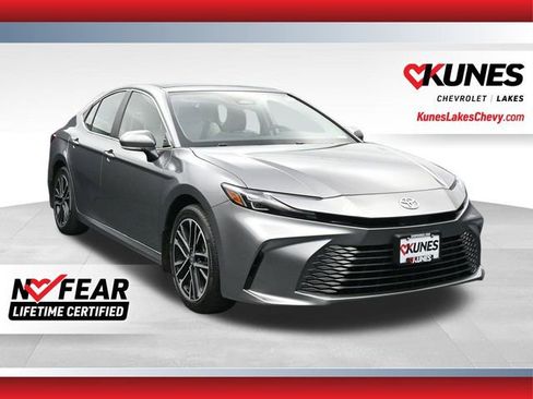 Used 2025 Toyota Camry XLE AWD/4WD image 1