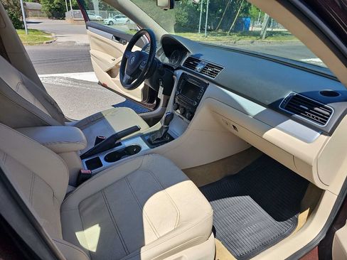 Used 2013 Volkswagen Passat 2.5 SE FWD image 14
