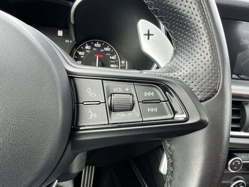 Used 2023 Alfa Romeo Stelvio Veloce image 26