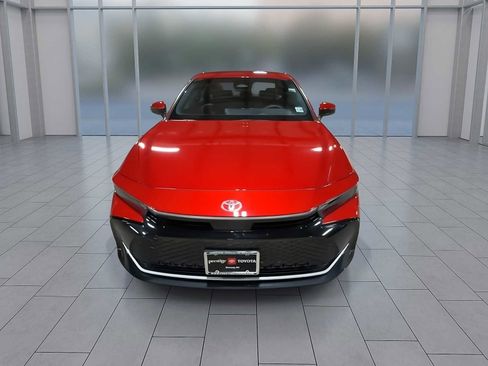 Used 2023 Toyota Crown XLE image 3