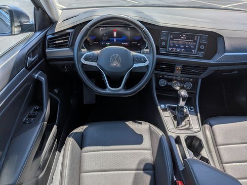 Used 2024 Volkswagen Jetta SE FWD image 31