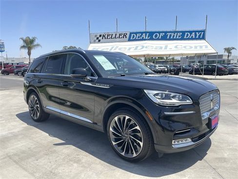 Used 2021 Lincoln Aviator Reserve w/ Equipment Group 202A image 2