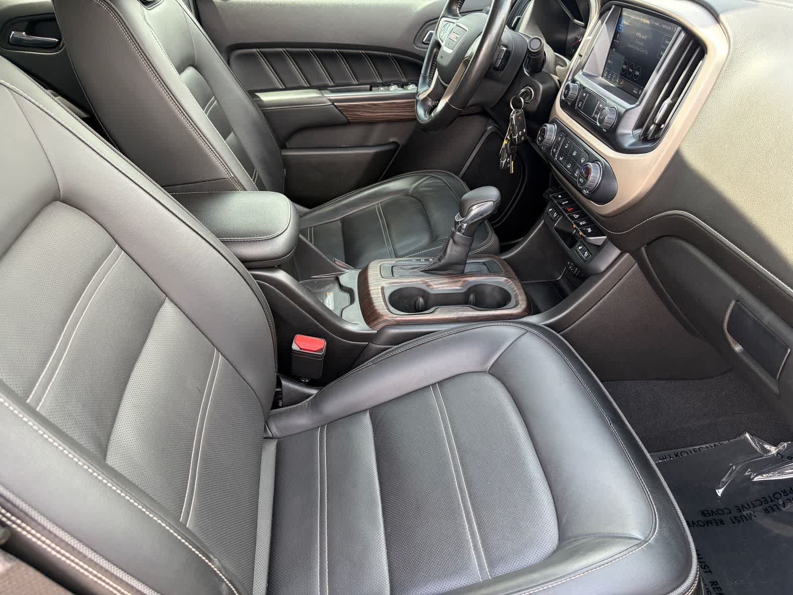 Used 2022 GMC Canyon Denali w/ Denali Black Edition Package AWD/4WD image 10