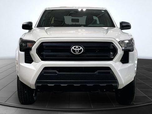 Used 2025 Toyota Tacoma SR w/ SR Upgrade Package AWD/4WD image 3