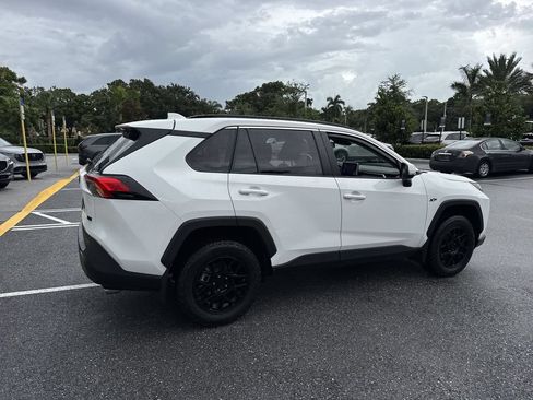 Used 2024 Toyota RAV4 XLE FWD image 4