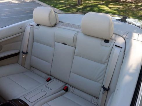 Used 2008 BMW 335i Convertible image 19