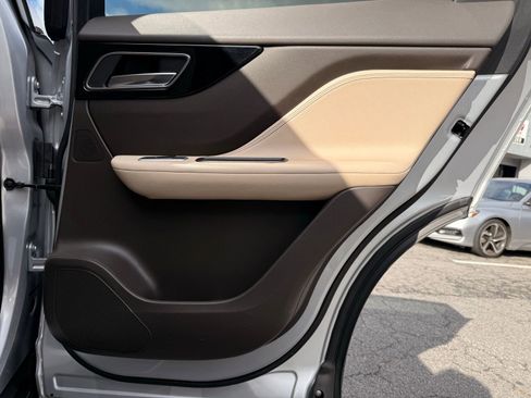 Used 2018 Jaguar F-PACE Prestige image 31