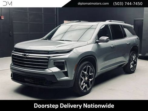 Used 2025 Chevrolet Traverse High Country AWD/4WD image 1