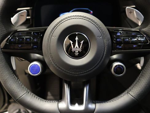 New 2025 Maserati Grecale Modena image 28