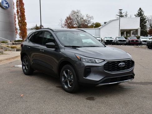 New 2026 Ford Escape ST-Line w/ Tech Pack #1 AWD/4WD image 9