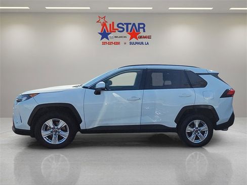 Used 2021 Toyota RAV4 XLE image 4