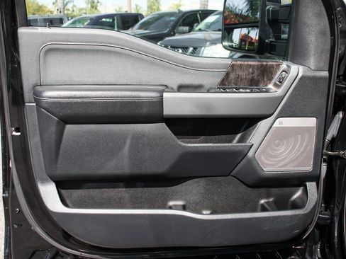 Used 2023 Ford F250 Lariat w/ Black Appearance Package image 16