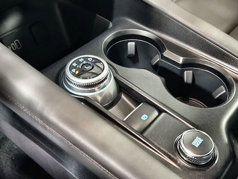 New 2026 Ford Explorer Active w/ Active Comfort Package RWD image 23