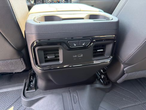 Used 2024 Chevrolet Silverado 1500 ZR2 w/ Technology Package AWD/4WD image 24
