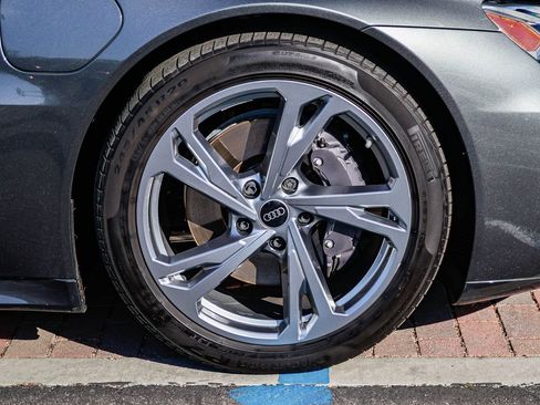 Used 2024 Audi e-tron GT Premium Plus image 9