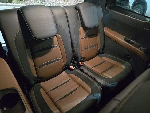 Used 2025 Mercedes-Benz GLS 63 AMG 4MATIC image 12