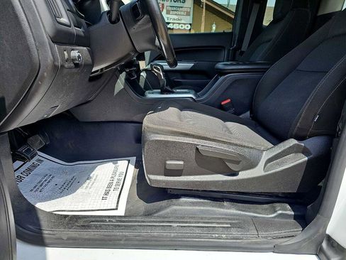 Used 2022 Chevrolet Colorado LT w/ Fleet Safety Package image 19