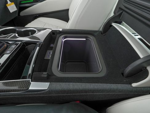 Used 2026 Cadillac Escalade V image 33