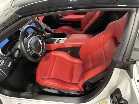 Used 2016 Chevrolet Corvette Z06 w/ 3LZ Preferred Equipment Group image 5