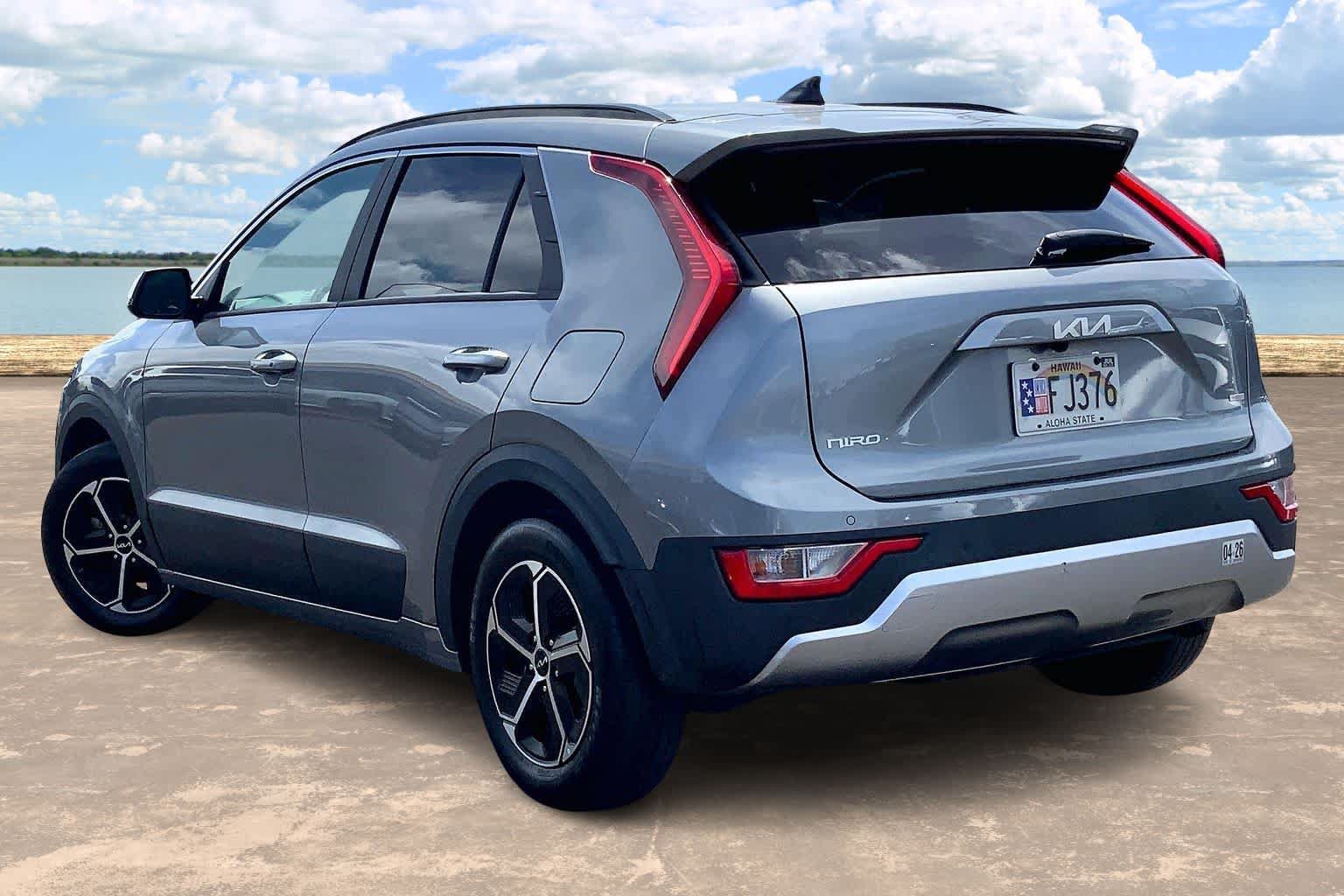 Used 2023 Kia Niro EX FWD image 4