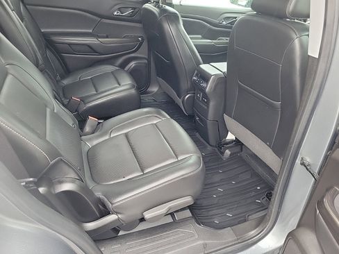 Used 2021 GMC Acadia SLT w/ Technology Package image 10