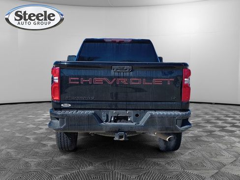 Used 2021 Chevrolet Silverado 2500 Custom w/ Custom Value Package image 3