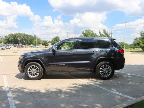 Used 2015 Jeep Grand Cherokee Limited w/ Trailer Tow Group IV RWD image 4