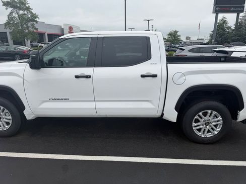 Used 2025 Toyota Tundra SR5 w/ SR5 Convenience Package AWD/4WD image 6